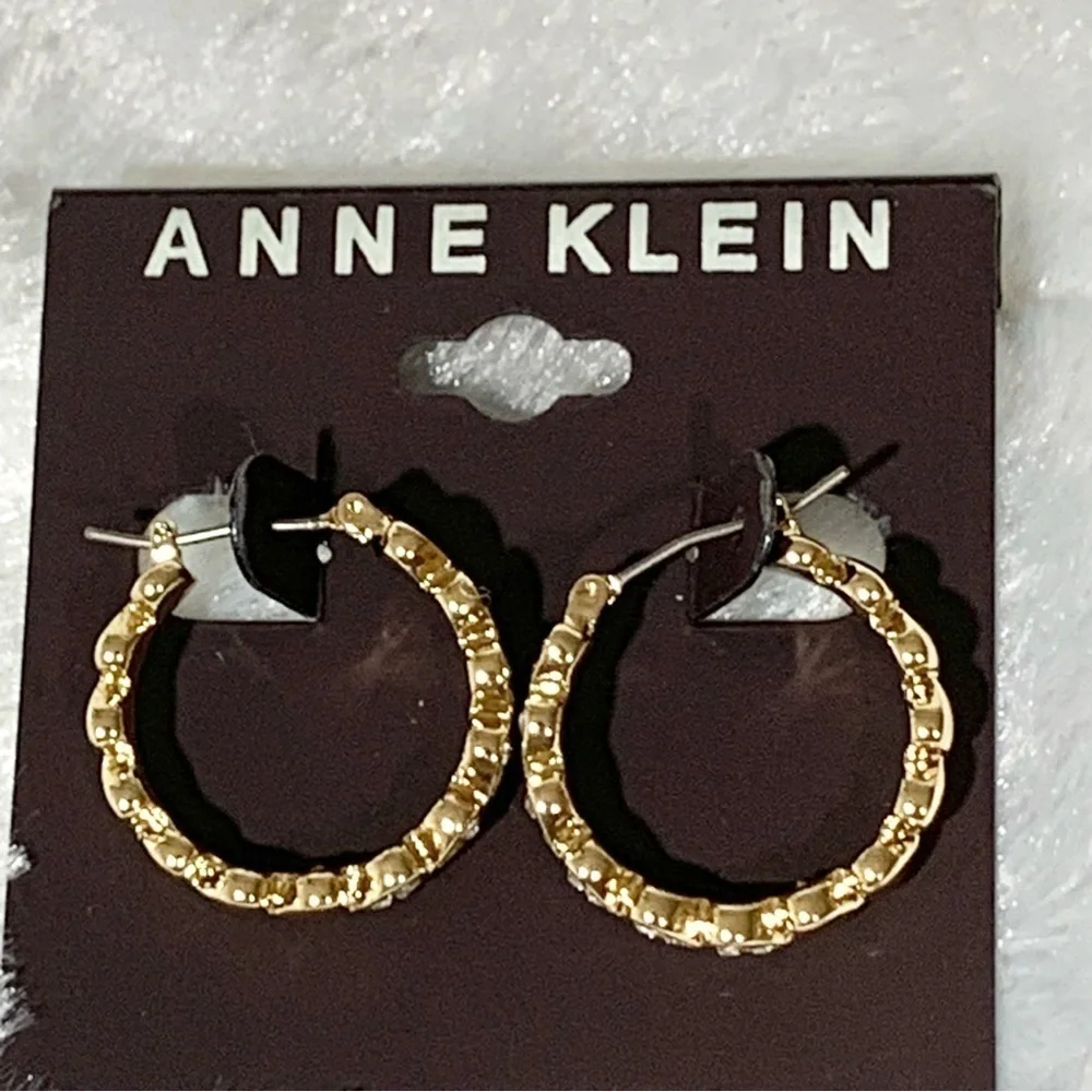 NWT Anne Klein earrings 💍💕💎🎉🎈
